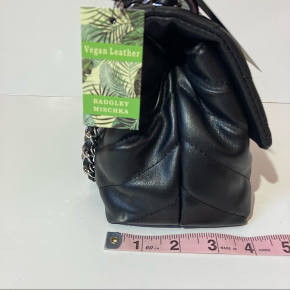 NWT Badgley Mischka Black Quilted bag w/letter lock - Picture 10 of 15